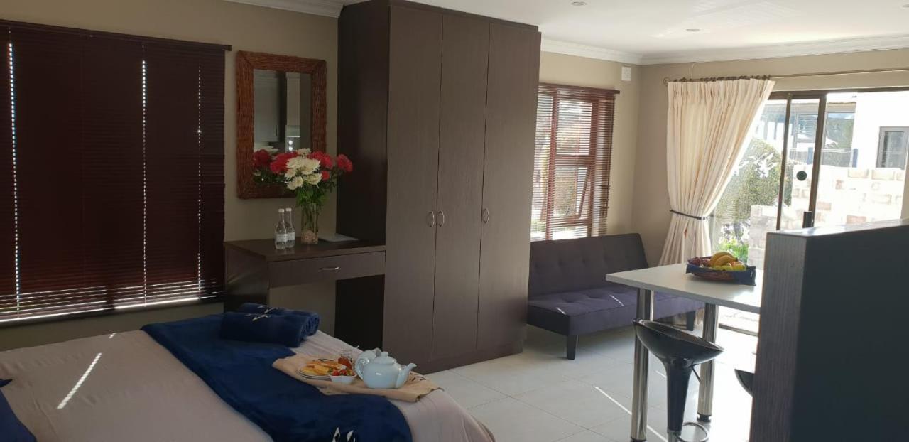 Seagulls Guest House Лангебан Екстериор снимка